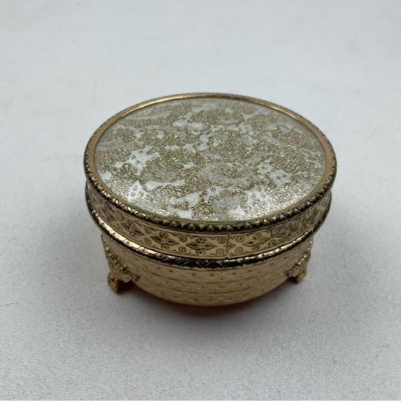 Vintage Regent of London Trinket Vanity Box box in gold filigree - Picture 3 of 10